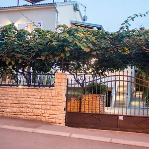 Wellness D'or - Exclusive New With Whirlpool, Sauna, Sunny Terrace, Private Parking Porec